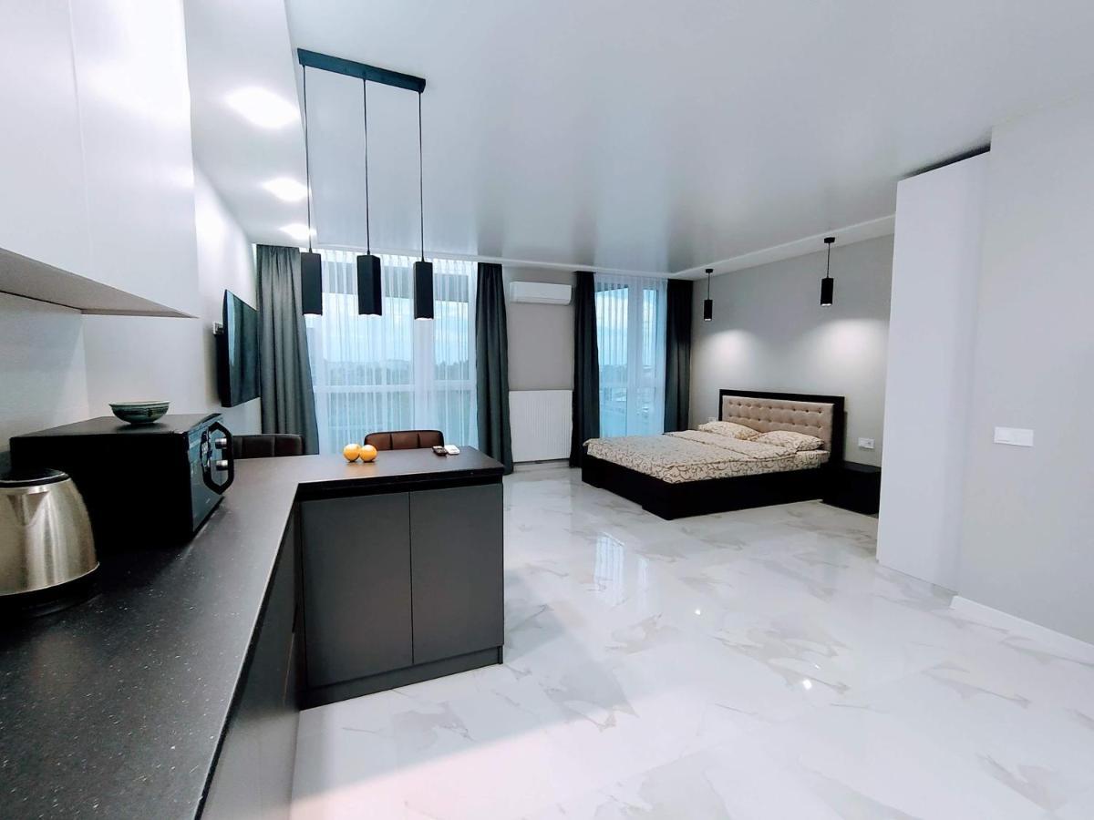 Vip Apartment Near Center Lviv Buitenkant foto
