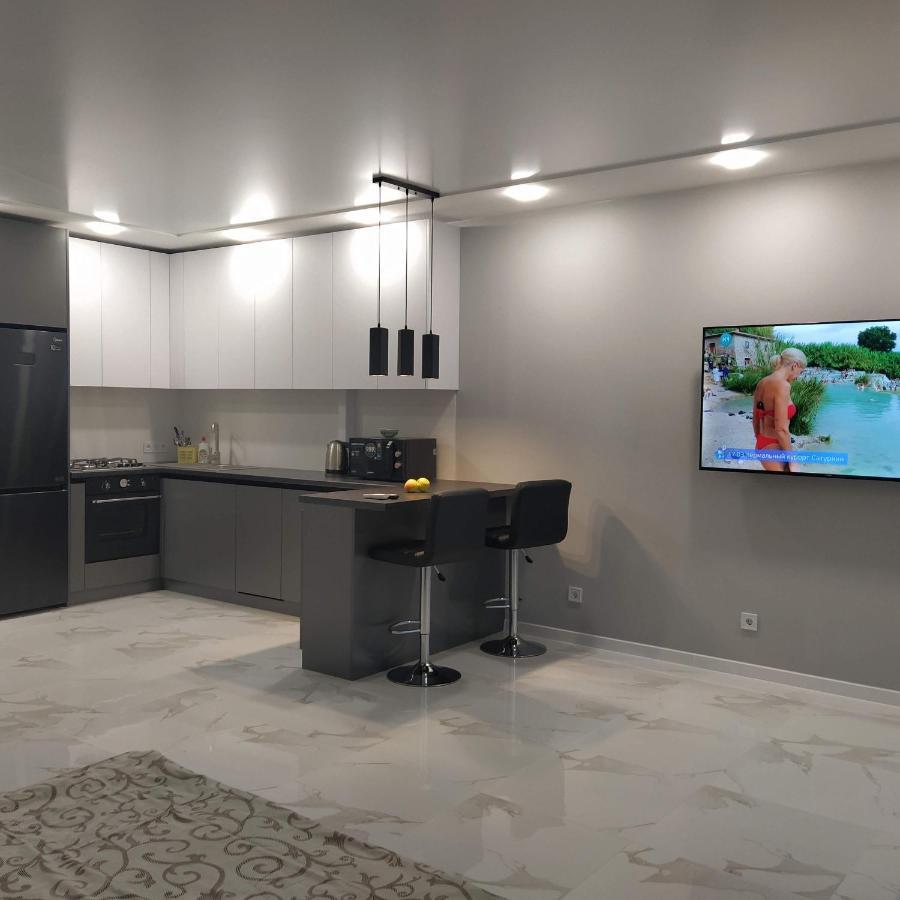 Vip Apartment Near Center Lviv Buitenkant foto